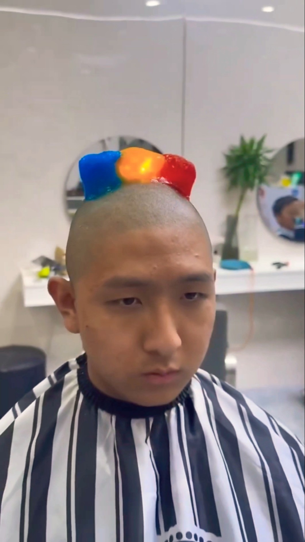 Mom And Keshu Are Surprised With The Hair Dress ??? #funnyshorts #comedy